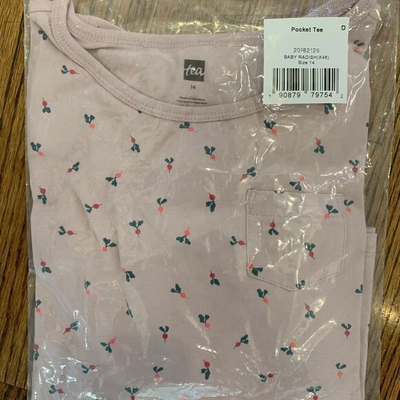 NWT New TEA COLLECTION Baby Radish Print Pocket Tee Shirt Lavender 14 - Picture 3 of 3